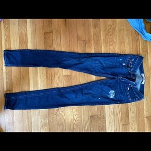 Dark rinse distressed Hollister skinny jeans!